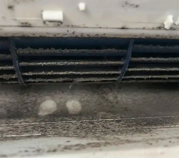 濮阳市空调吹的风有股烧焦味是怎么回事